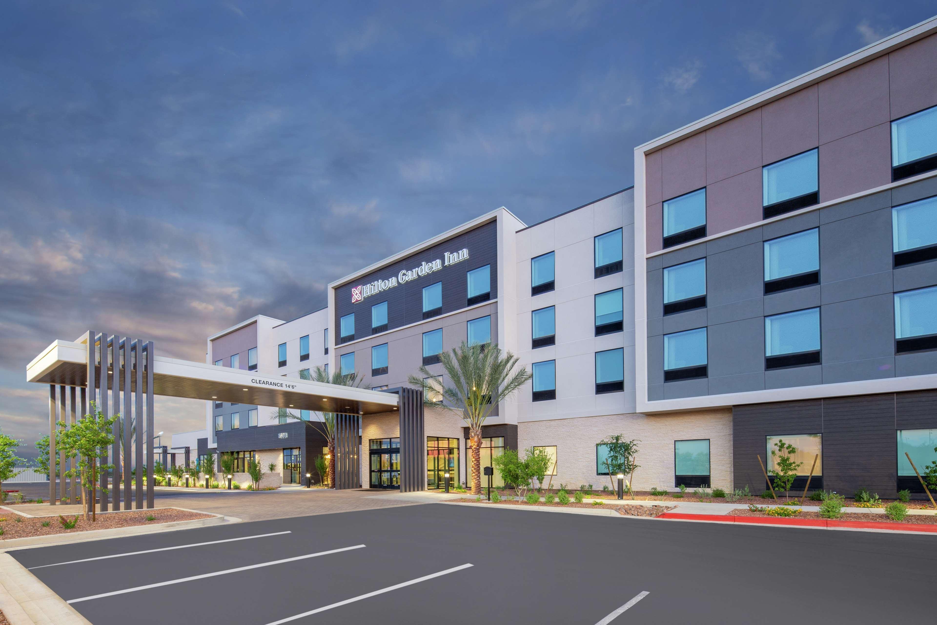 Hilton Garden Inn Surprise Phoenix Exteriör bild
